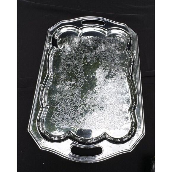 Vintage Wm Rogers silverplate fancy 18”handled serving tray - Picture 6 of 9